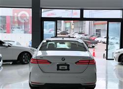 بی ئێم دەبڵیو سیریەس 5